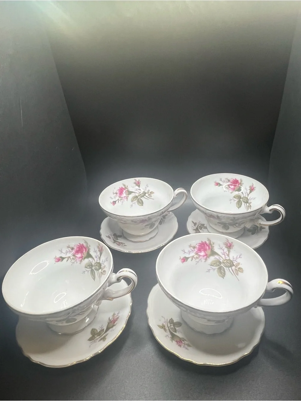 4 Royal Sealy China Japan tea cups, 4 saucers, 4 bread and butter plates